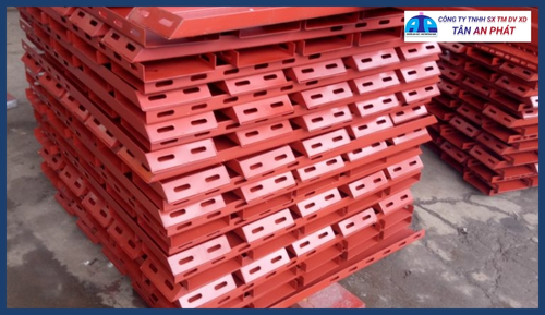 So sánh dịch vụ thuê và mua cốp pha: Lựa chọn nào tối ưu?